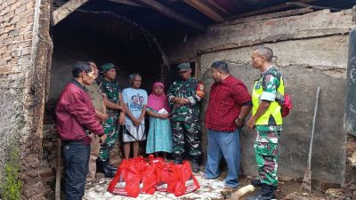 Yudha Puja Turnawan Tinjau Rumah Nyaris Roboh di Garut, Dorong Gotong Royong Bangun Hunian Layak